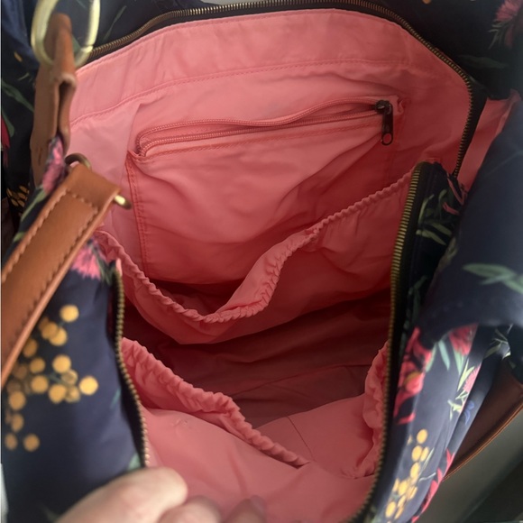 OiOi Quilted Floral Tote Diaper Bag – Organizer Interior - Picture 6 of 6